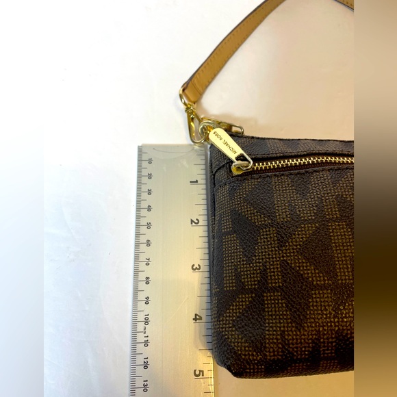 Michael Kors Zip Around Mini  purse Wristlet Clutch Brown Gold Logo Signature MK - Picture 8 of 14